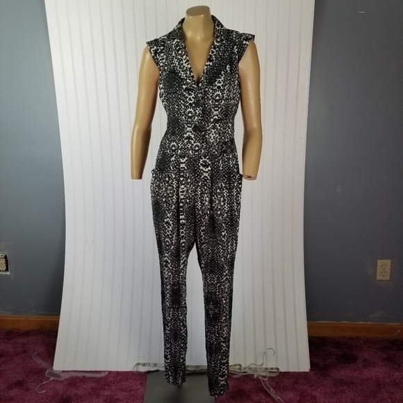 Charlie Jade Womens Snake Print Jumpsuit Small Utility Cap Sleeve Black Gray NWT - Picture 10 of 16